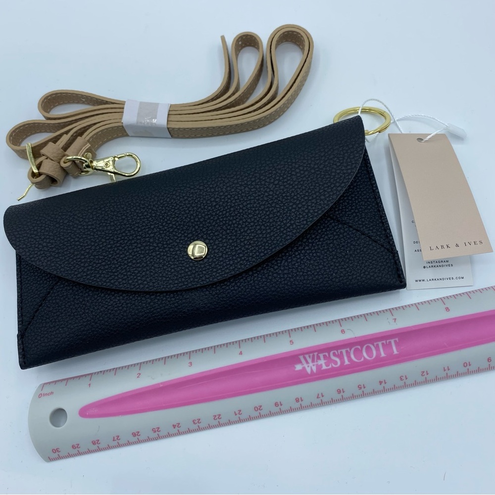 Lark & Ives Black Wristlet Clutch